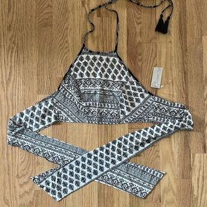 🌟 LAST CHANCE 🌟 Flying Tomato cropped halter top - S